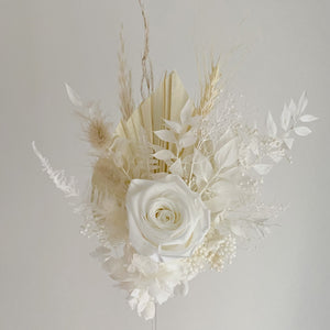 Blanche Dried Flower Cake Topper